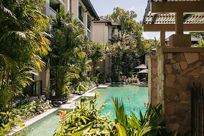 Pullman Palm Cove Sea Temple Resort and Spa