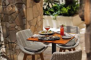 Pullman Palm Cove Sea Temple Resort and Spa