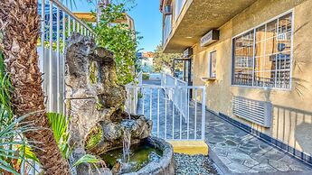 Hollywood City Inn