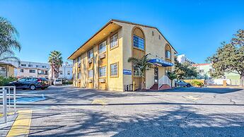 Hollywood City Inn