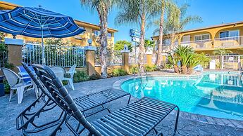 Hollywood City Inn