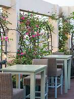Windsor Plaza Hotel