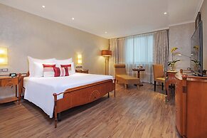 Windsor Plaza Hotel