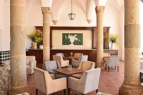 Pousada Convento de Evora - Historic Hotel