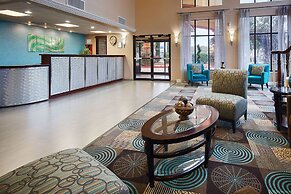 Days Inn & Suites by Wyndham Sam Houston Tollway