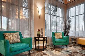 Days Inn & Suites by Wyndham Sam Houston Tollway