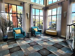 Days Inn & Suites by Wyndham Sam Houston Tollway