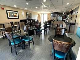 Days Inn & Suites by Wyndham Sam Houston Tollway