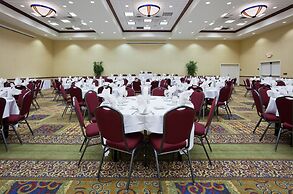 Holiday Inn & Conference Center Marshfield by IHG