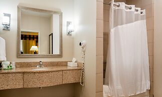 Holiday Inn & Conference Center Marshfield by IHG
