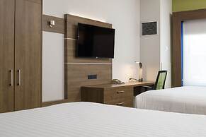 Holiday Inn Express Hotel & Suites White River Junction by IHG