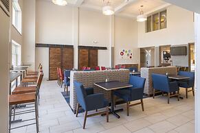 Holiday Inn Express Hotel & Suites White River Junction by IHG