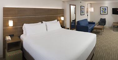 Holiday Inn Express Hotel & Suites White River Junction by IHG