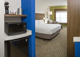 Holiday Inn Express Hotel & Suites White River Junction by IHG