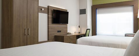 Holiday Inn Express Hotel & Suites White River Junction by IHG