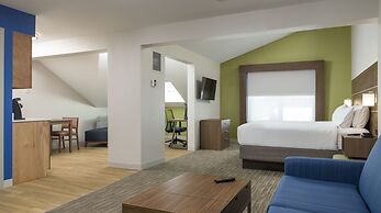 Holiday Inn Express Hotel & Suites White River Junction by IHG