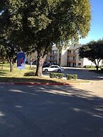 Motel 6 Grand Prairie, TX - Near Six Flags Drive