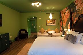 Carlton Hotel