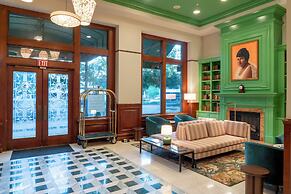 Carlton Hotel