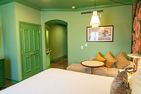 Carlton Hotel