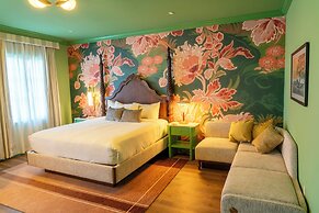 Carlton Hotel