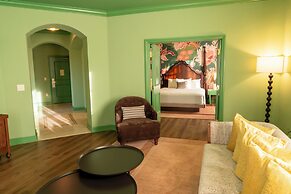 Carlton Hotel