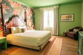 Carlton Hotel
