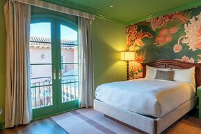 Carlton Hotel