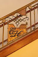 Carlton Hotel