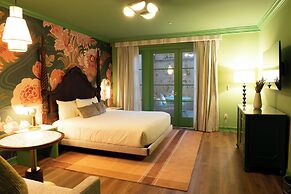 Carlton Hotel