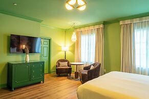 Carlton Hotel