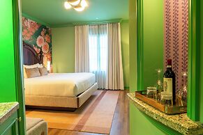 Carlton Hotel