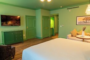 Carlton Hotel