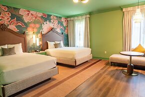 Carlton Hotel