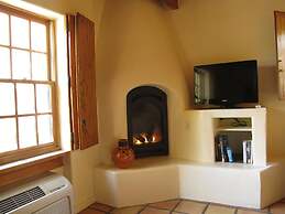 The Abiquiu Inn