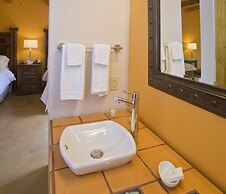 The Abiquiu Inn