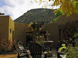 The Abiquiu Inn