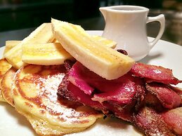 The Victoria Hotel Dunedin