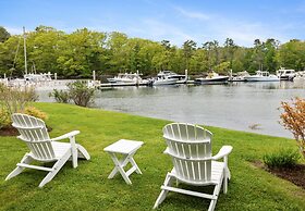 Yachtsman Hotel & Marina Club