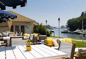 Yachtsman Hotel & Marina Club