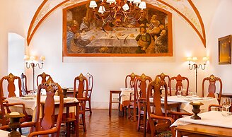 Pousada Convento de Vila Viçosa - Historic Hotel