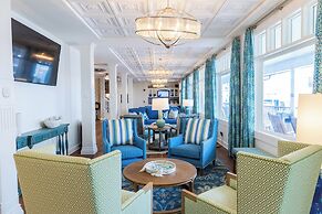 Lake View Hotel