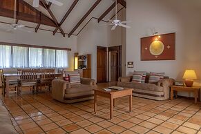 Capitán Suizo Beachfront Boutique Hotel
