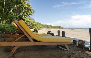 Capitán Suizo Beachfront Boutique Hotel