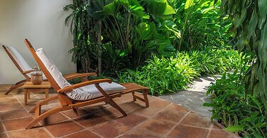 Capitán Suizo Beachfront Boutique Hotel