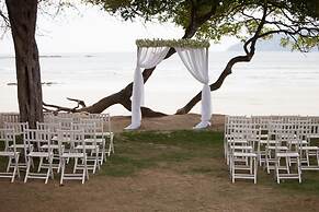 Capitán Suizo Beachfront Boutique Hotel