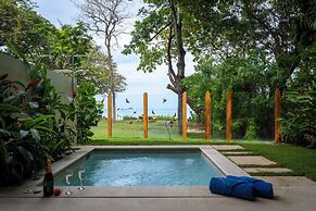 Capitán Suizo Beachfront Boutique Hotel