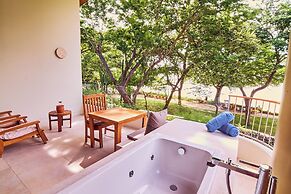 Capitán Suizo Beachfront Boutique Hotel