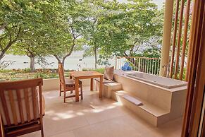 Capitán Suizo Beachfront Boutique Hotel