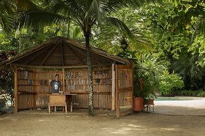 Capitán Suizo Beachfront Boutique Hotel